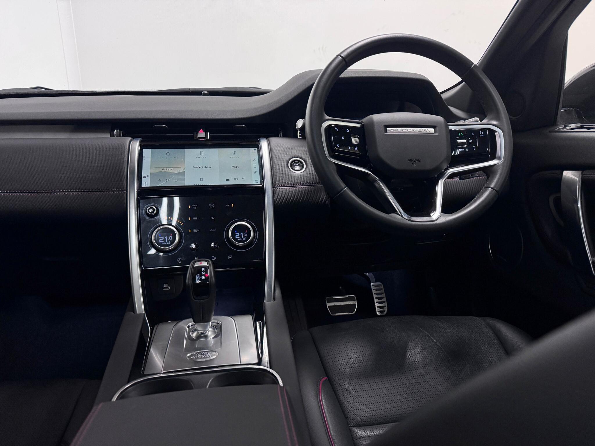 Land Rover Discovery Sport view 13