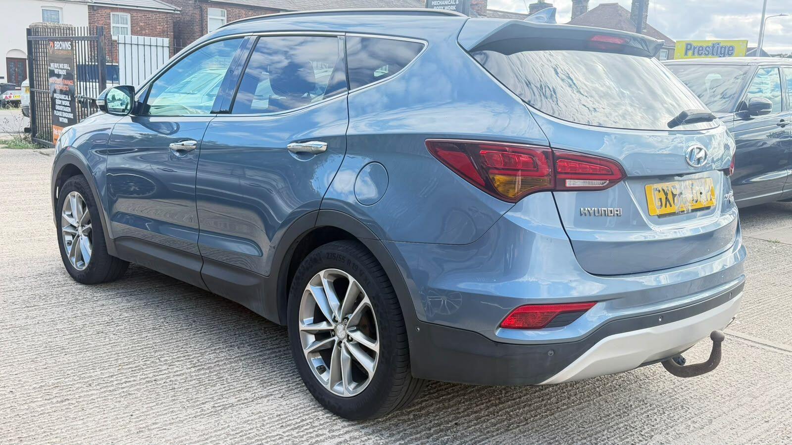 Hyundai Santa Fe view 5