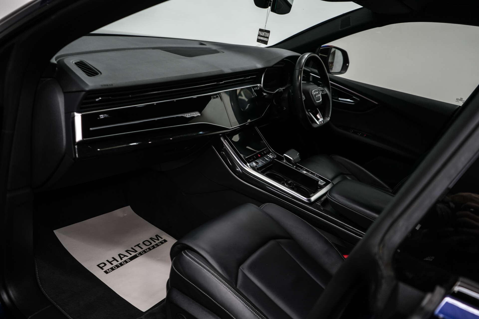 Audi Q8 view 19