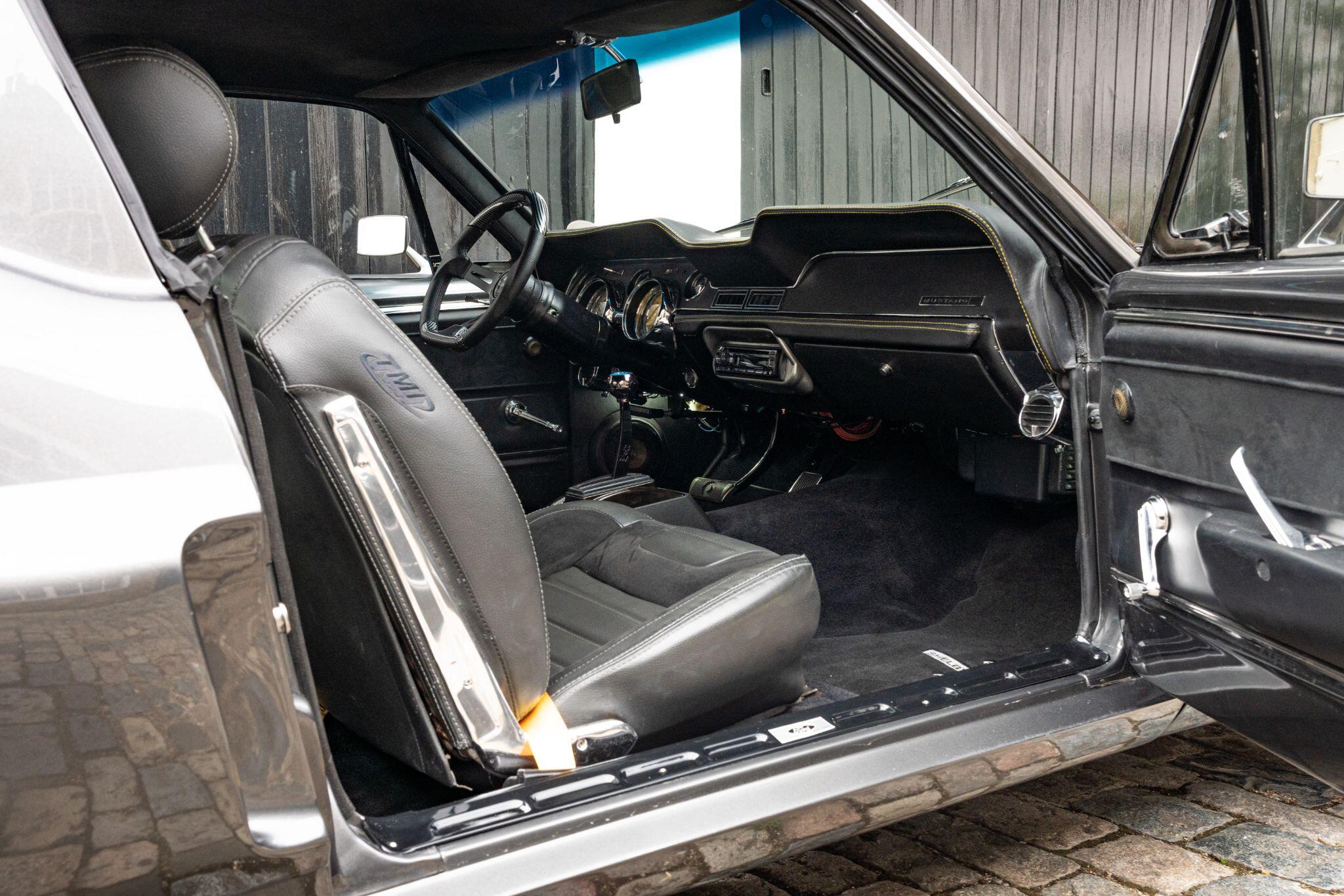 Ford Mustang view 27