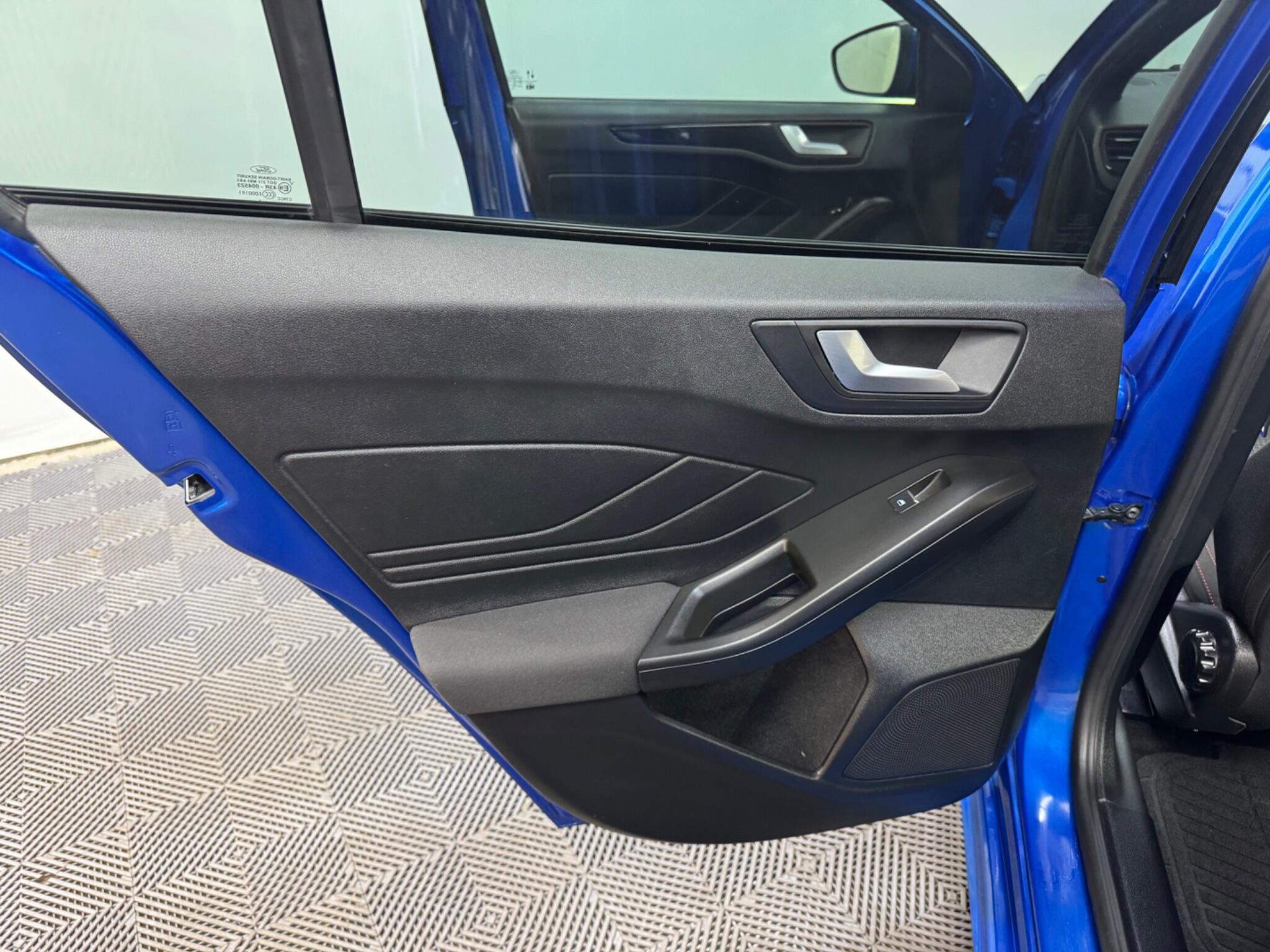 Ford Focus view 36