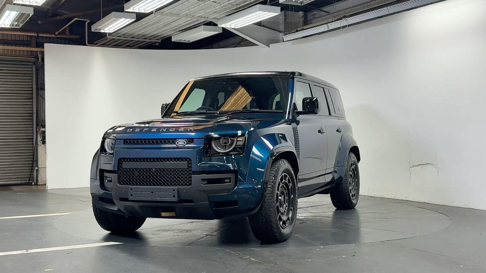 Land Rover Defender view 29