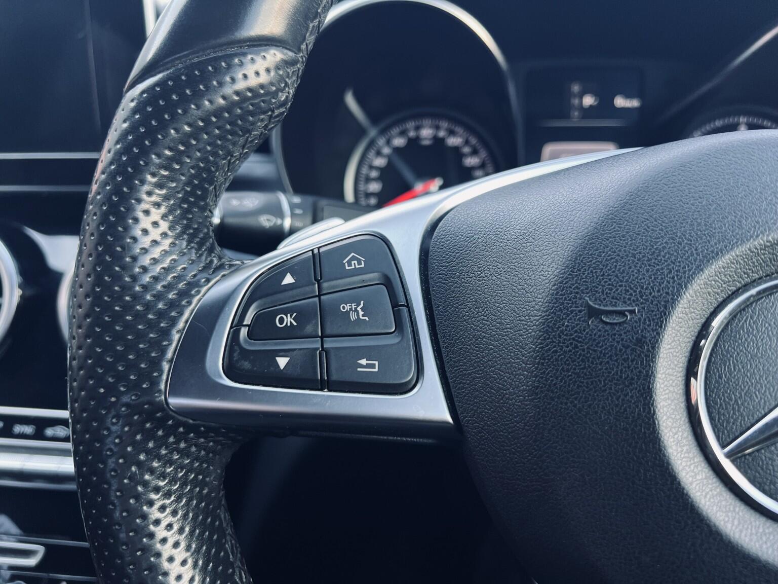 Mercedes-Benz C-Class view 28