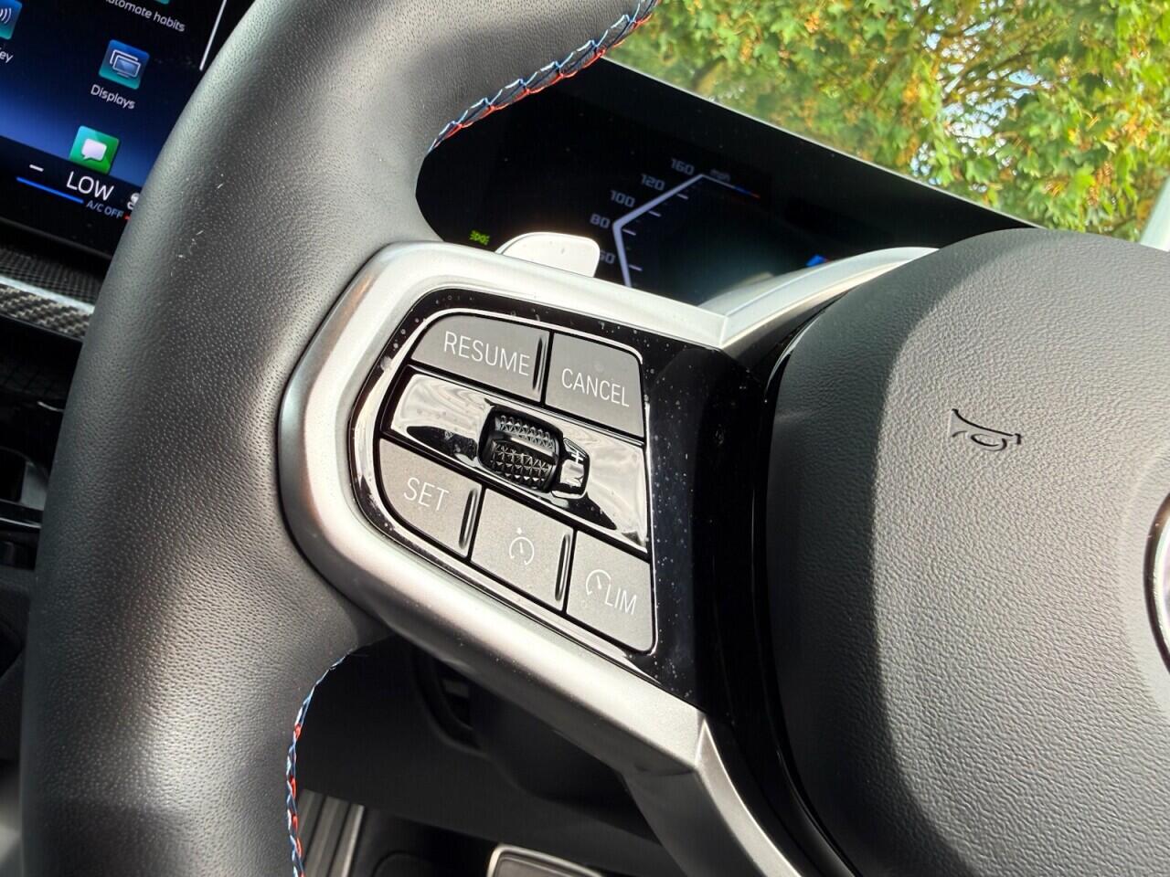 BMW 3 Series view 38