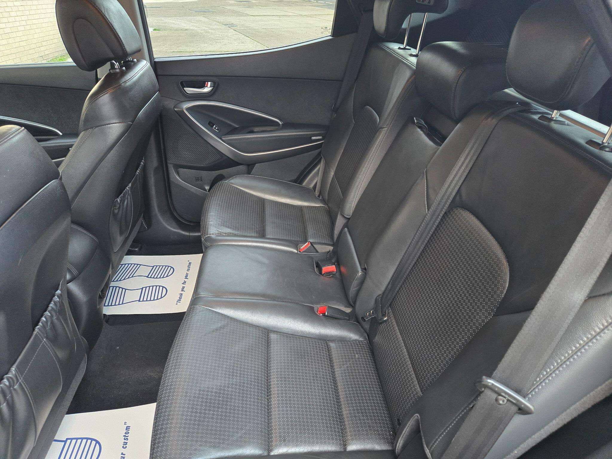 2014 Hyundai Santa Fe image 15