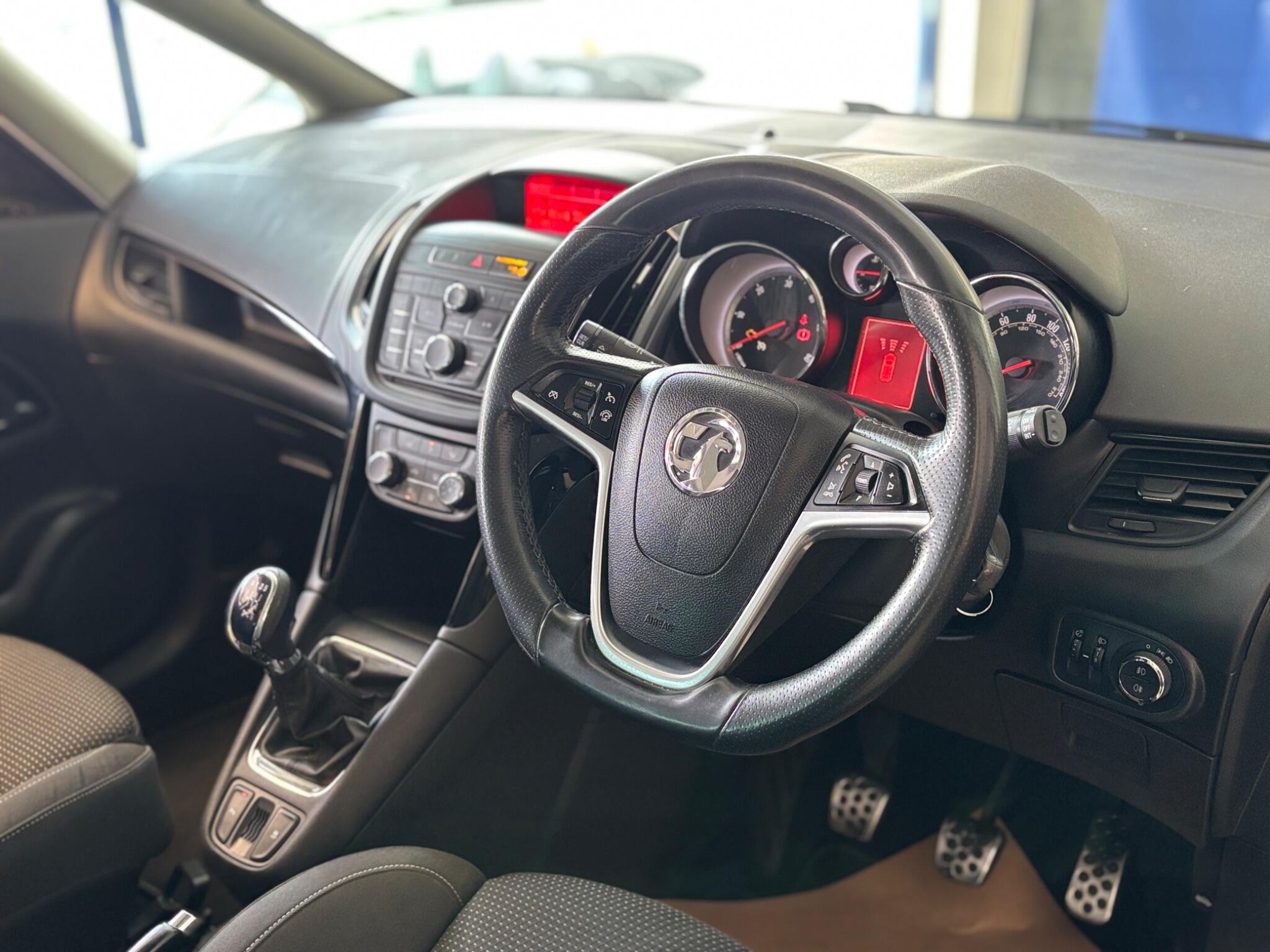 Vauxhall Zafira Tourer view 8