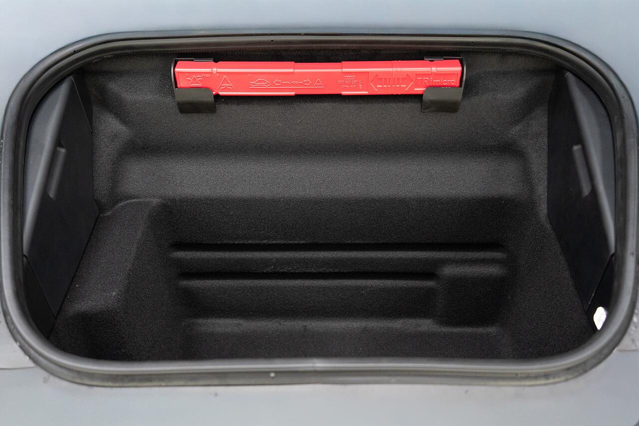 Porsche 911 view 42