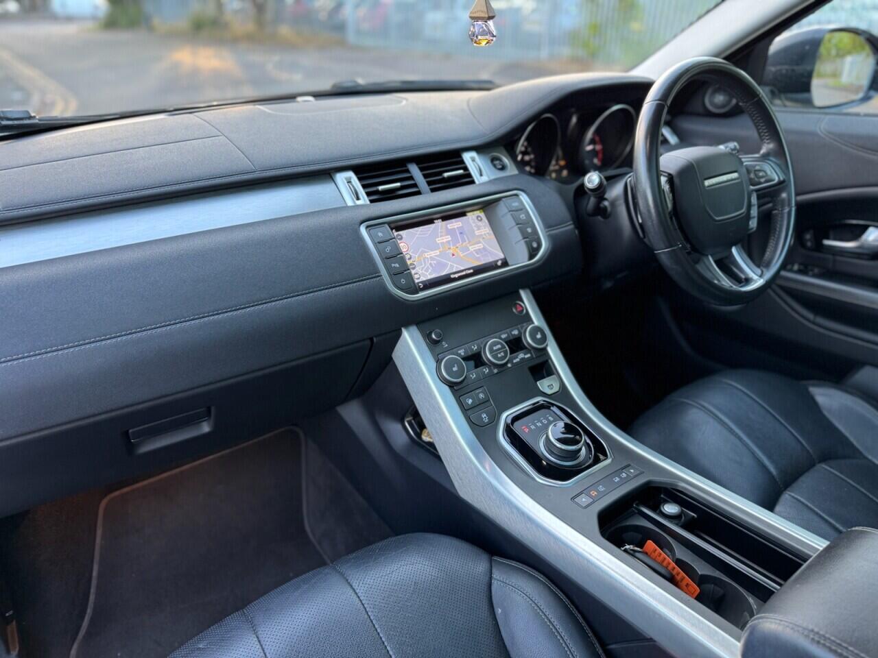 Land Rover Range Rover Evoque view 23