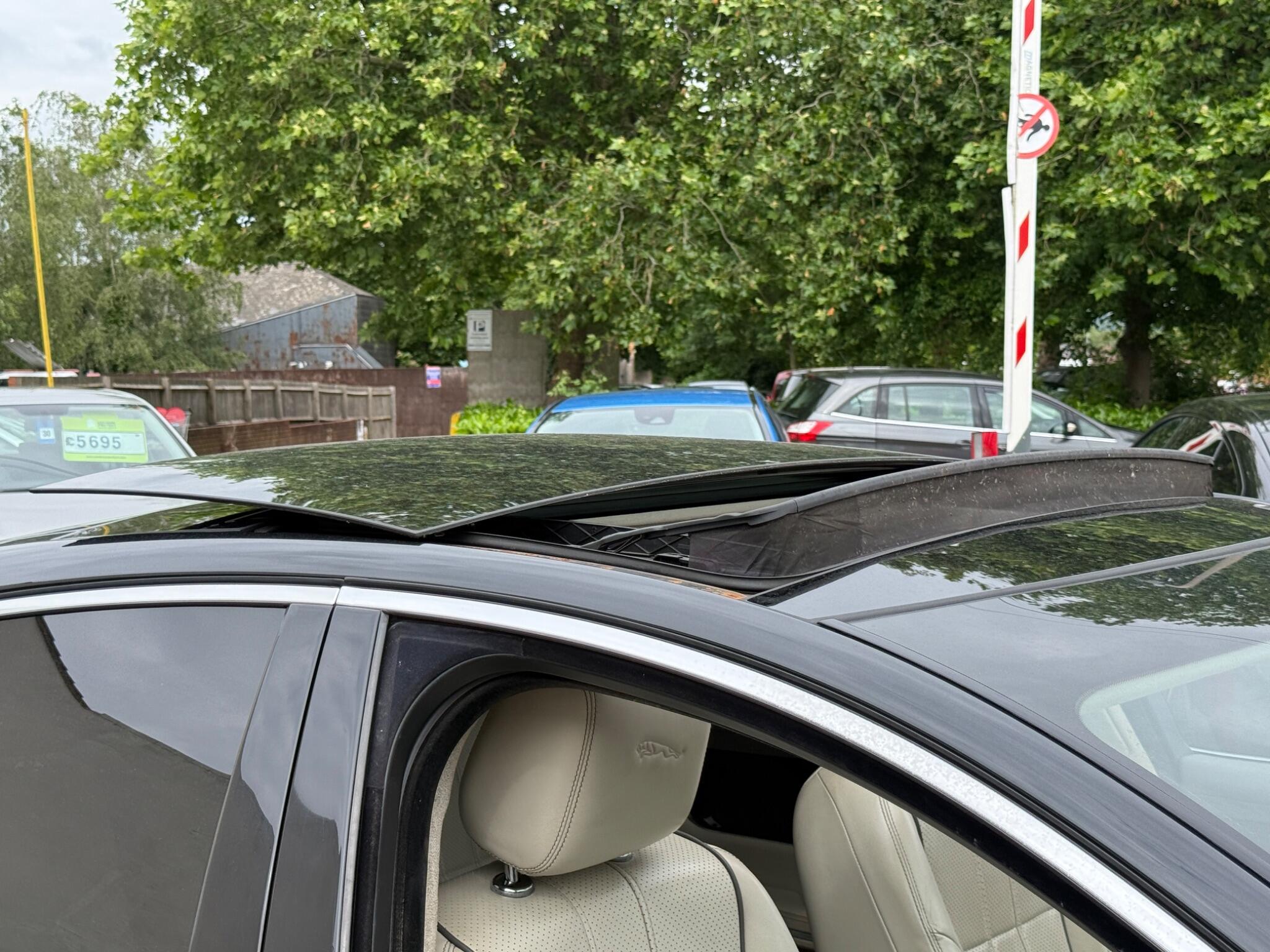 Jaguar XJ - Image 30