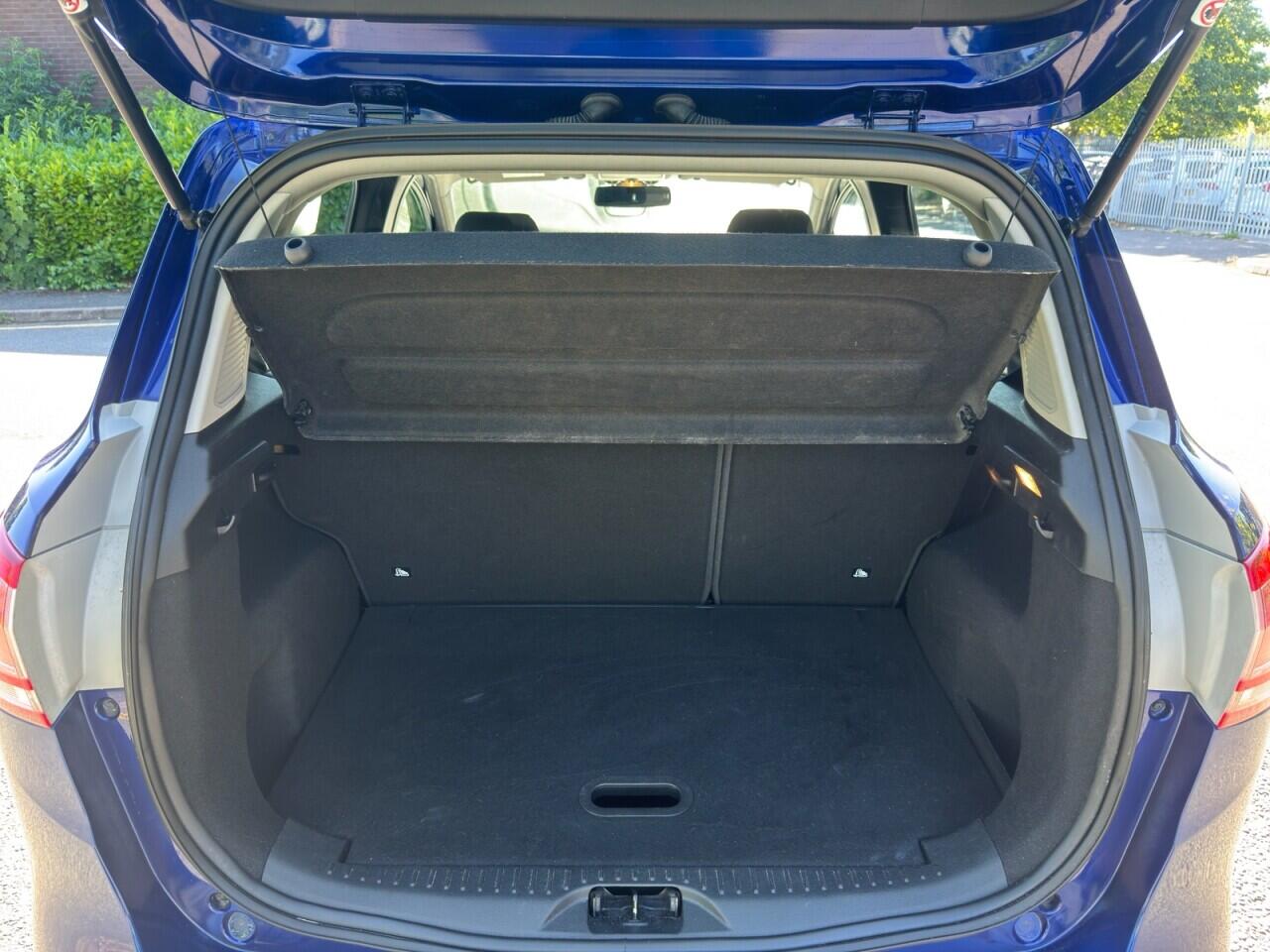 Ford B-Max view 16