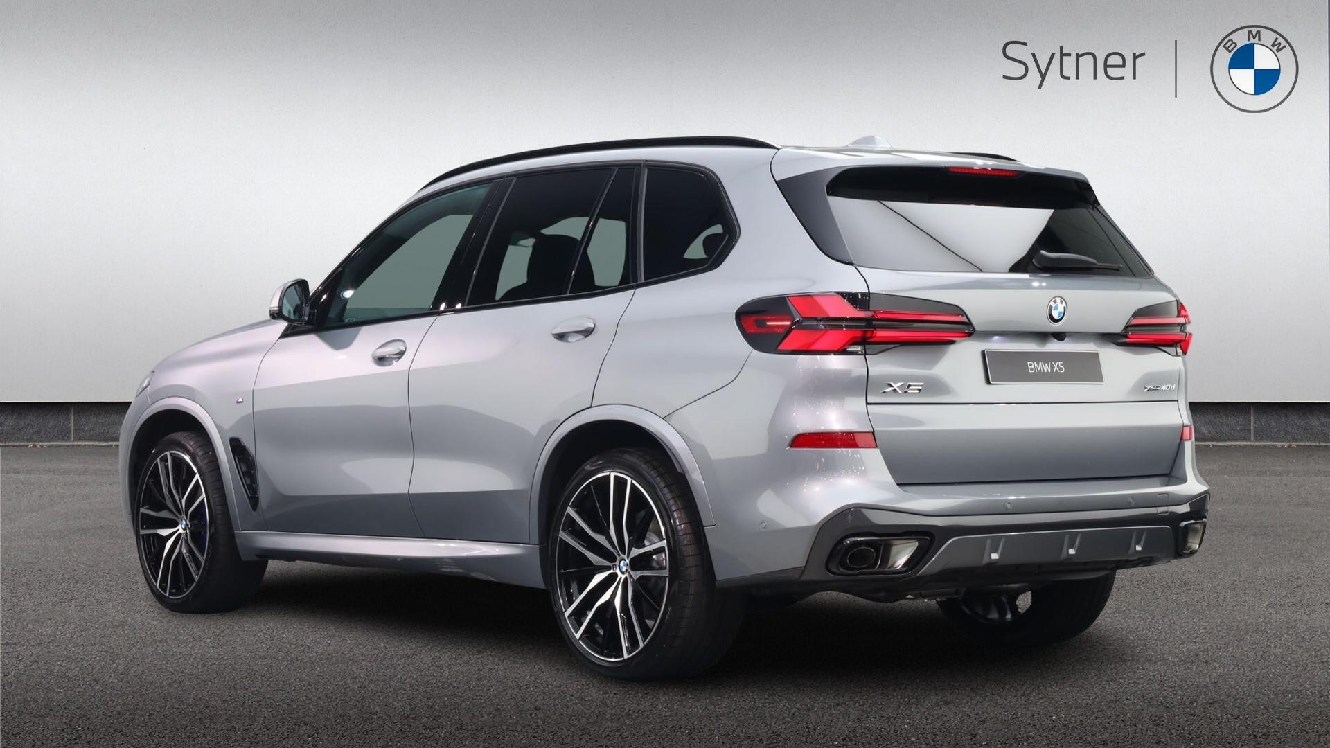 BMW X5 view 2