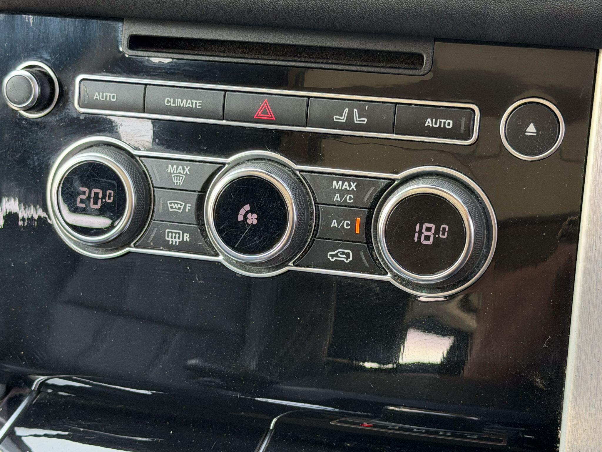 Land Rover Range Rover view 31