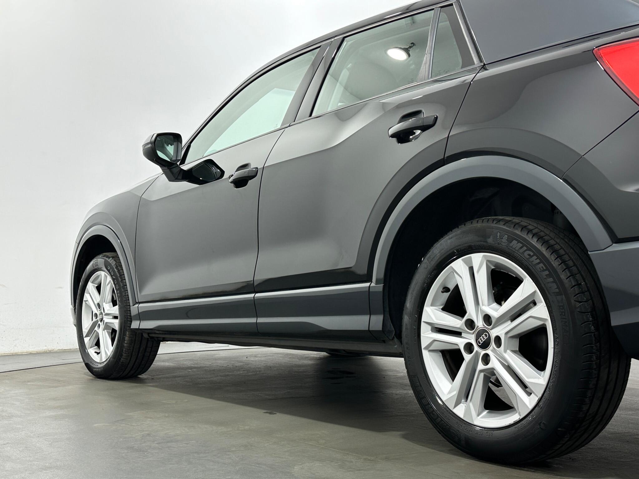 Audi Q2 view 50