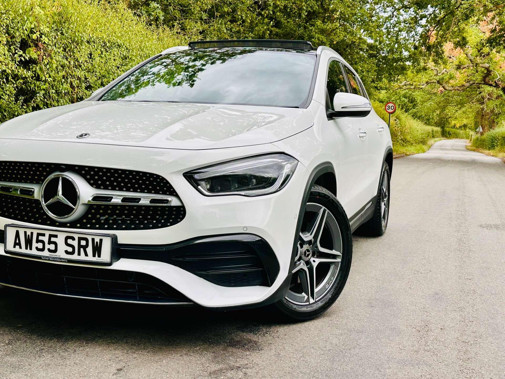 Mercedes-Benz Gla view 2