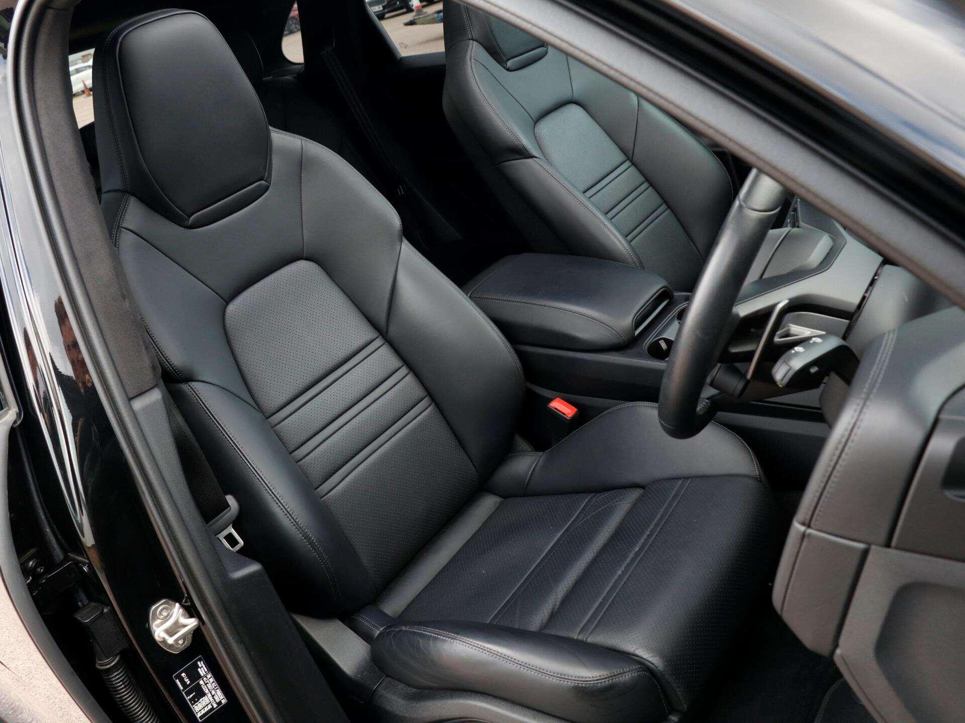 Porsche Cayenne view 23
