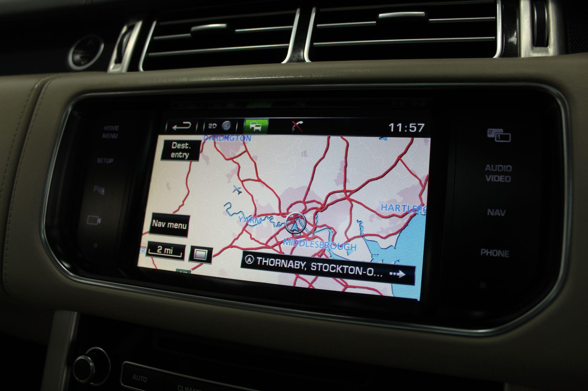 Land Rover Range Rover view 46