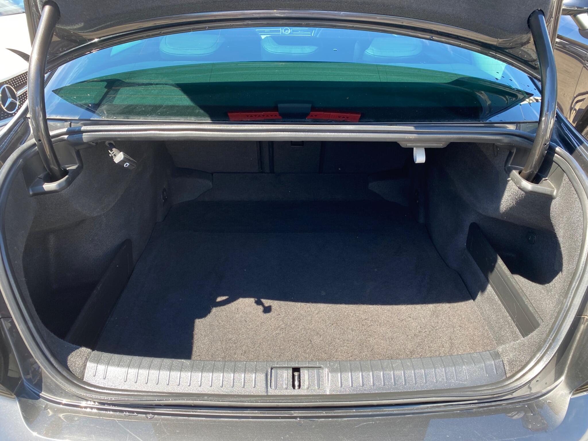 Volkswagen Passat view 41