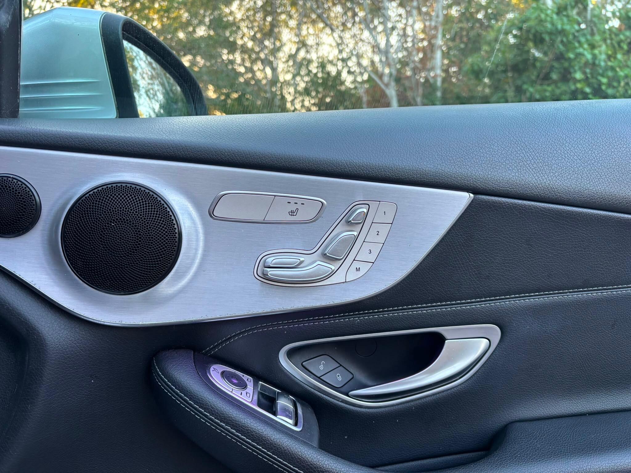 Mercedes-Benz C-Class view 21