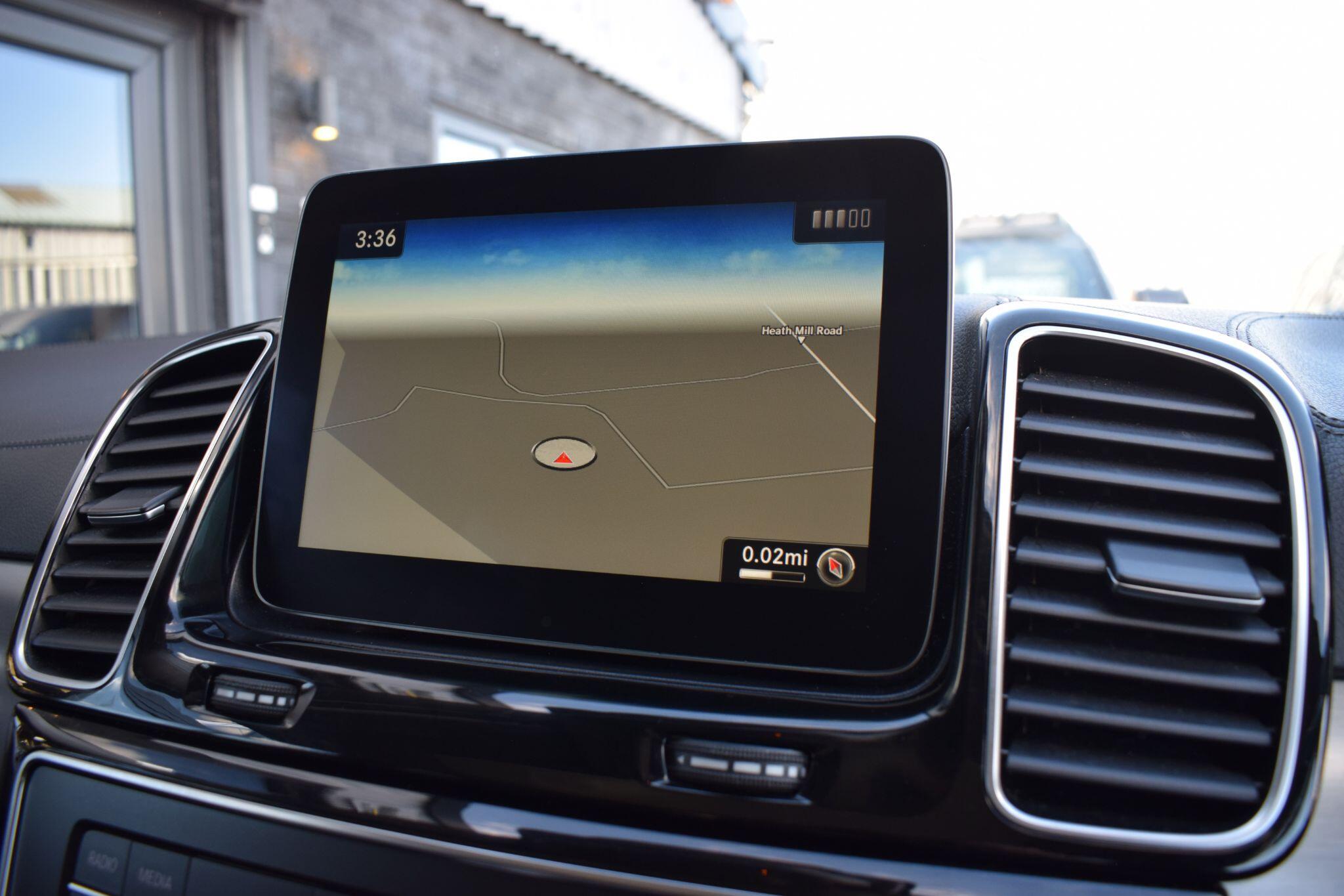 Mercedes-Benz GLE view 19