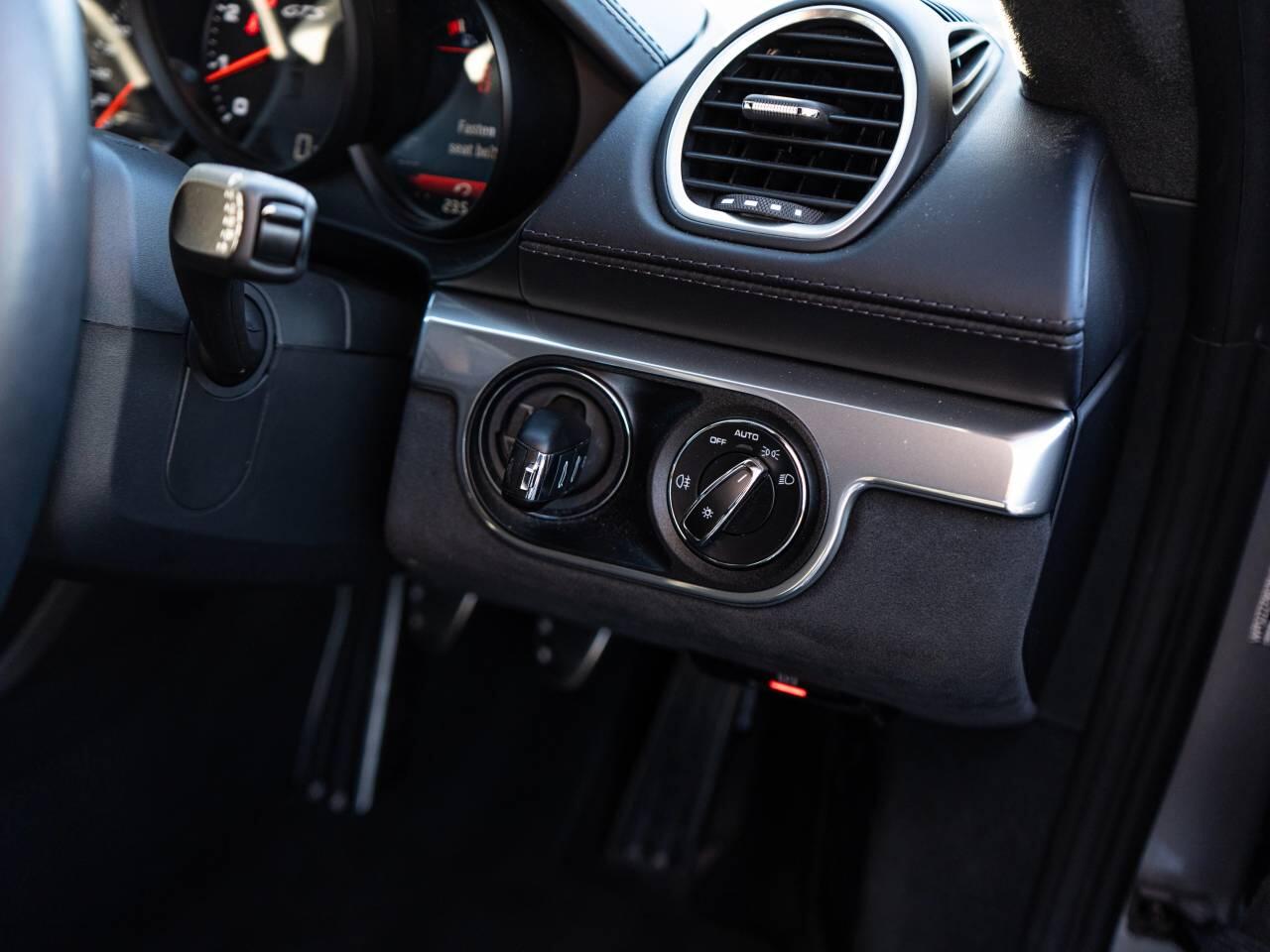 Porsche Cayman view 20