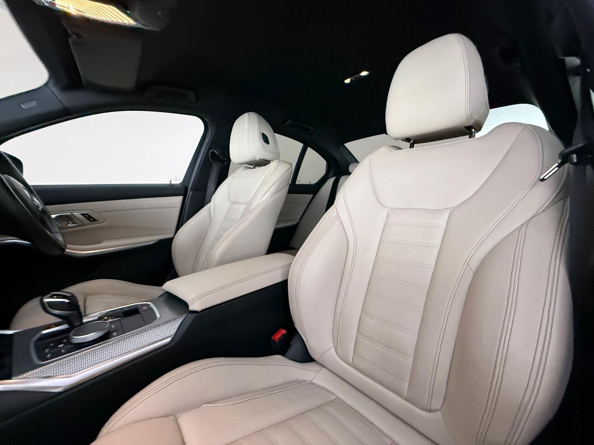 BMW 3 Series view 30