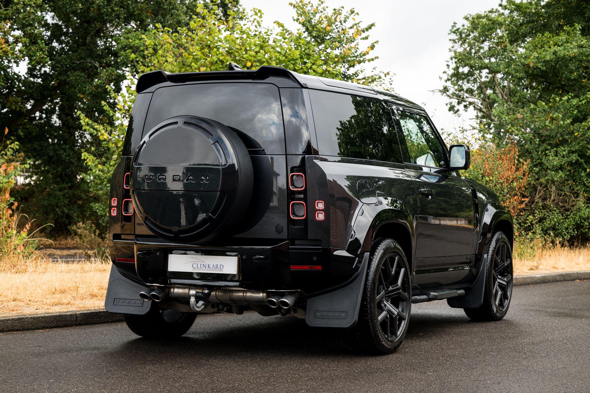 Land Rover Defender 90 view 8