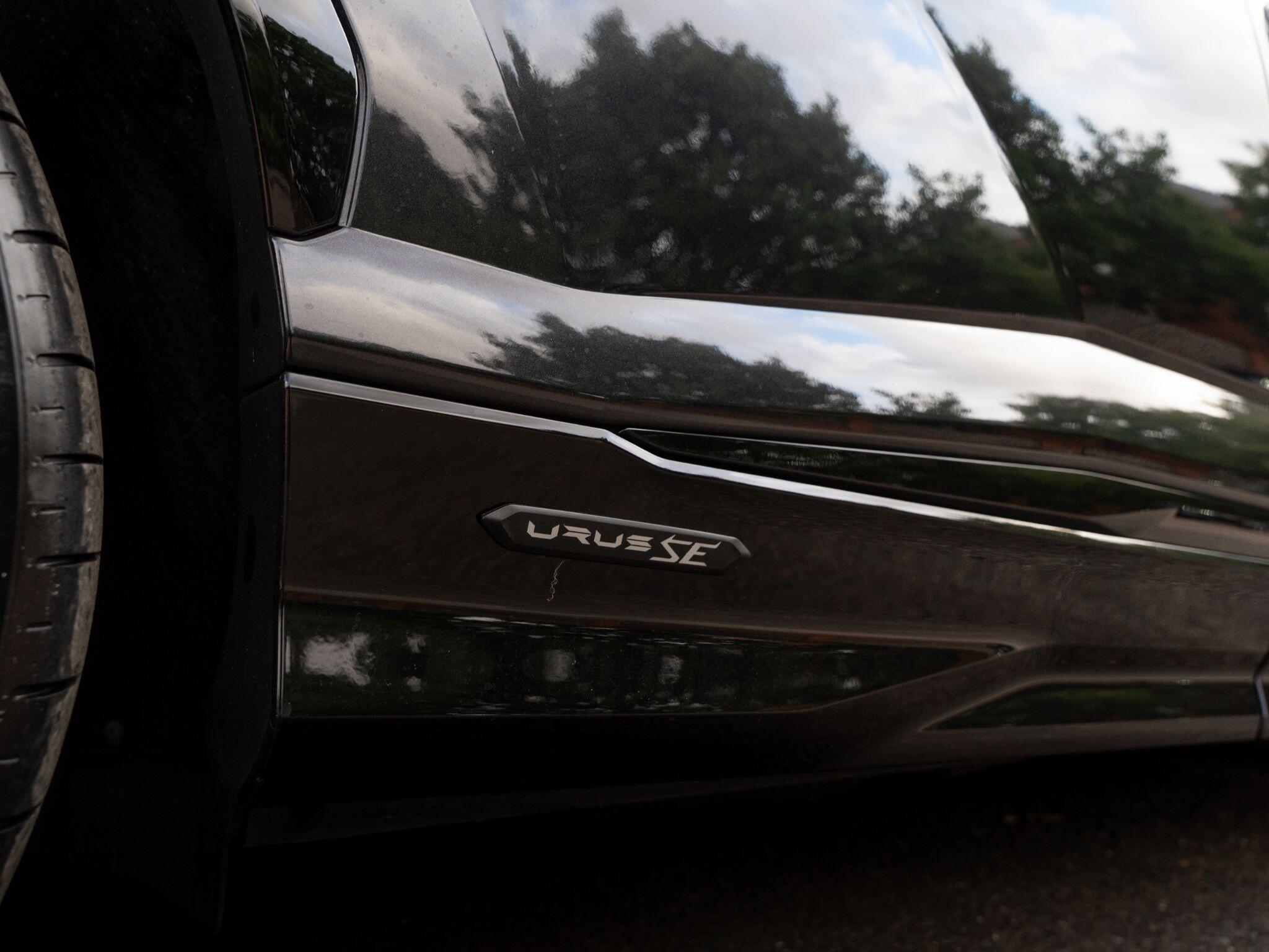 Lamborghini Urus view 29