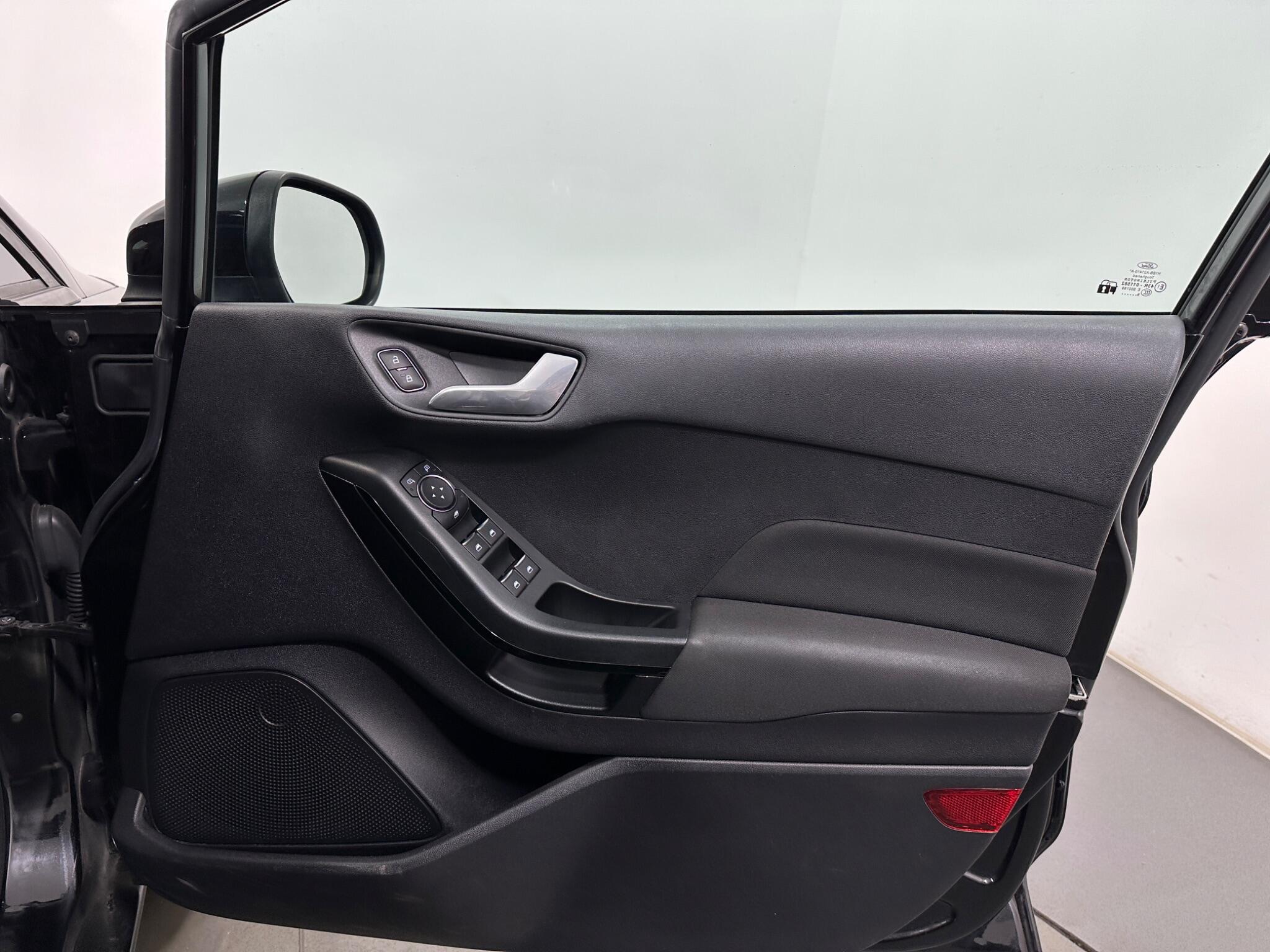 Ford Fiesta view 32