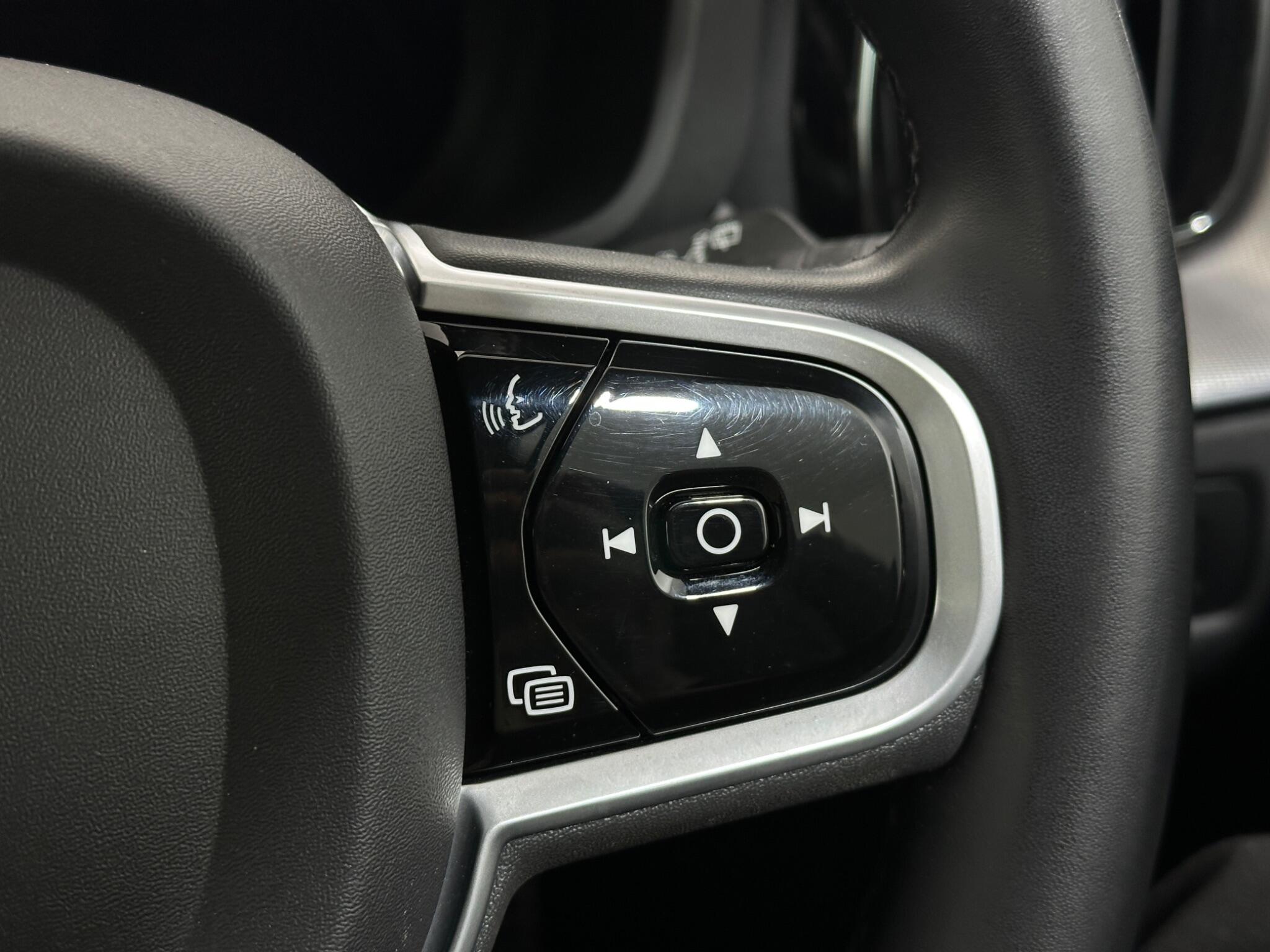 Volvo XC60 view 16