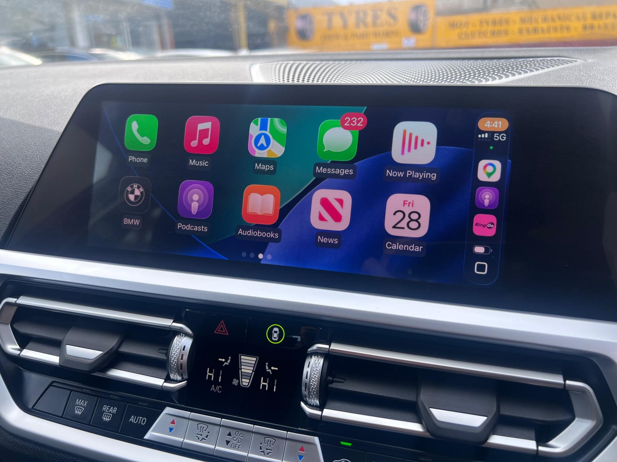 BMW 3 Series view 25