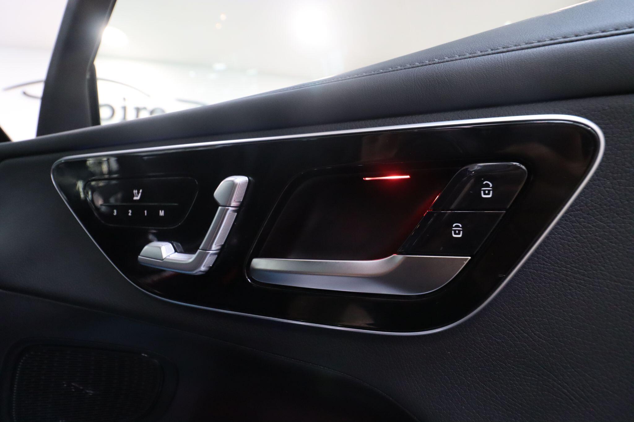 Mercedes-Benz GLC view 17