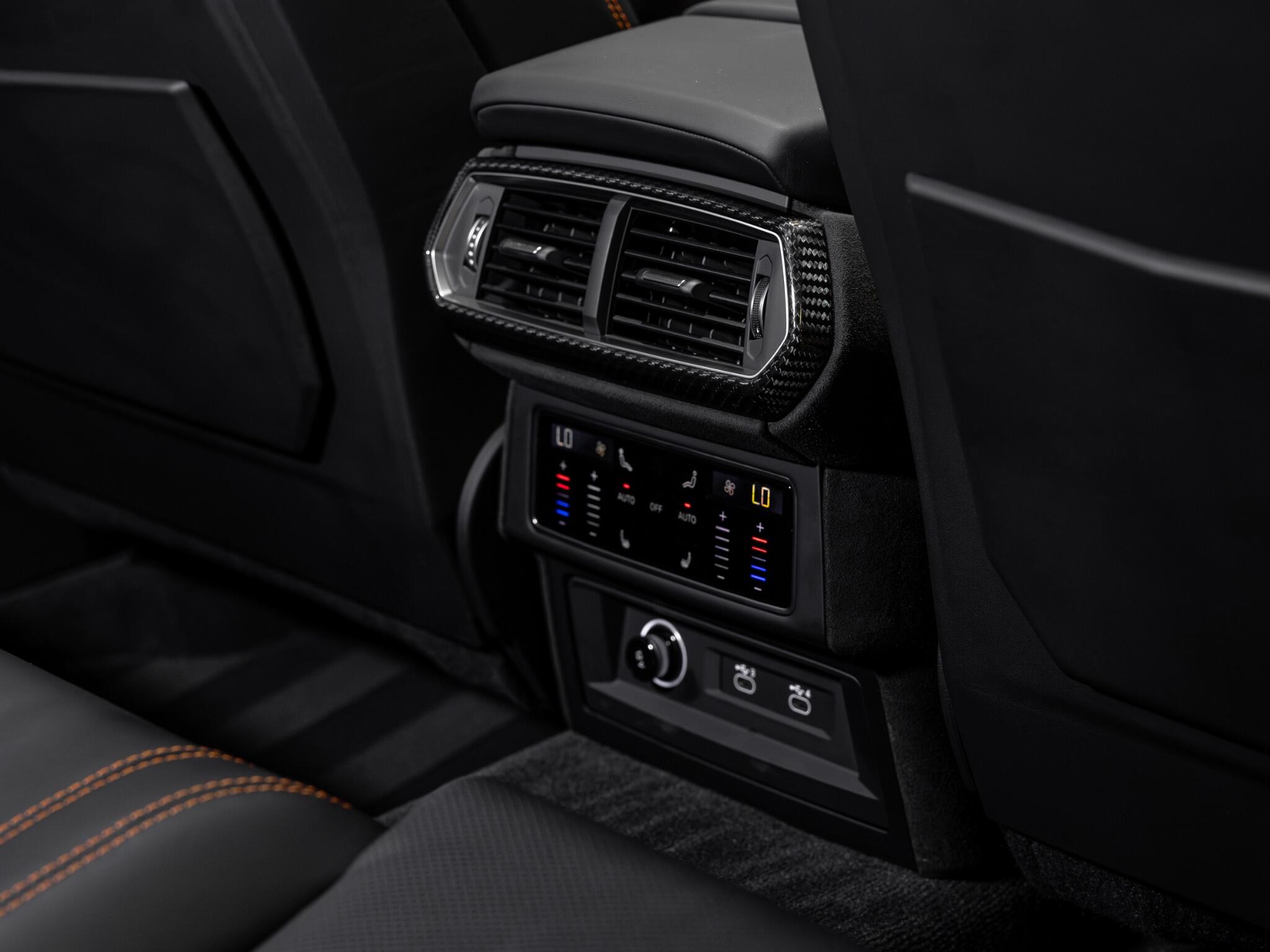 Lamborghini Urus view 31