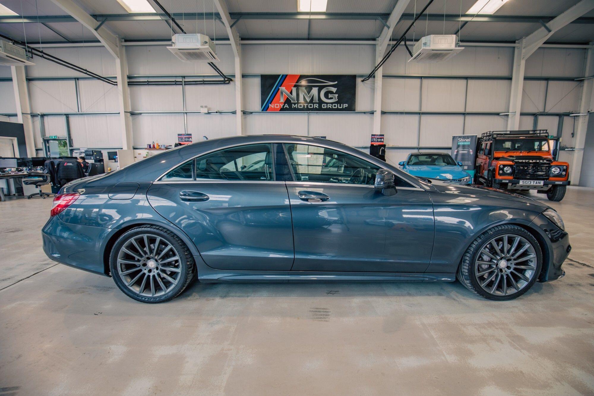 Mercedes-Benz CLS view 24