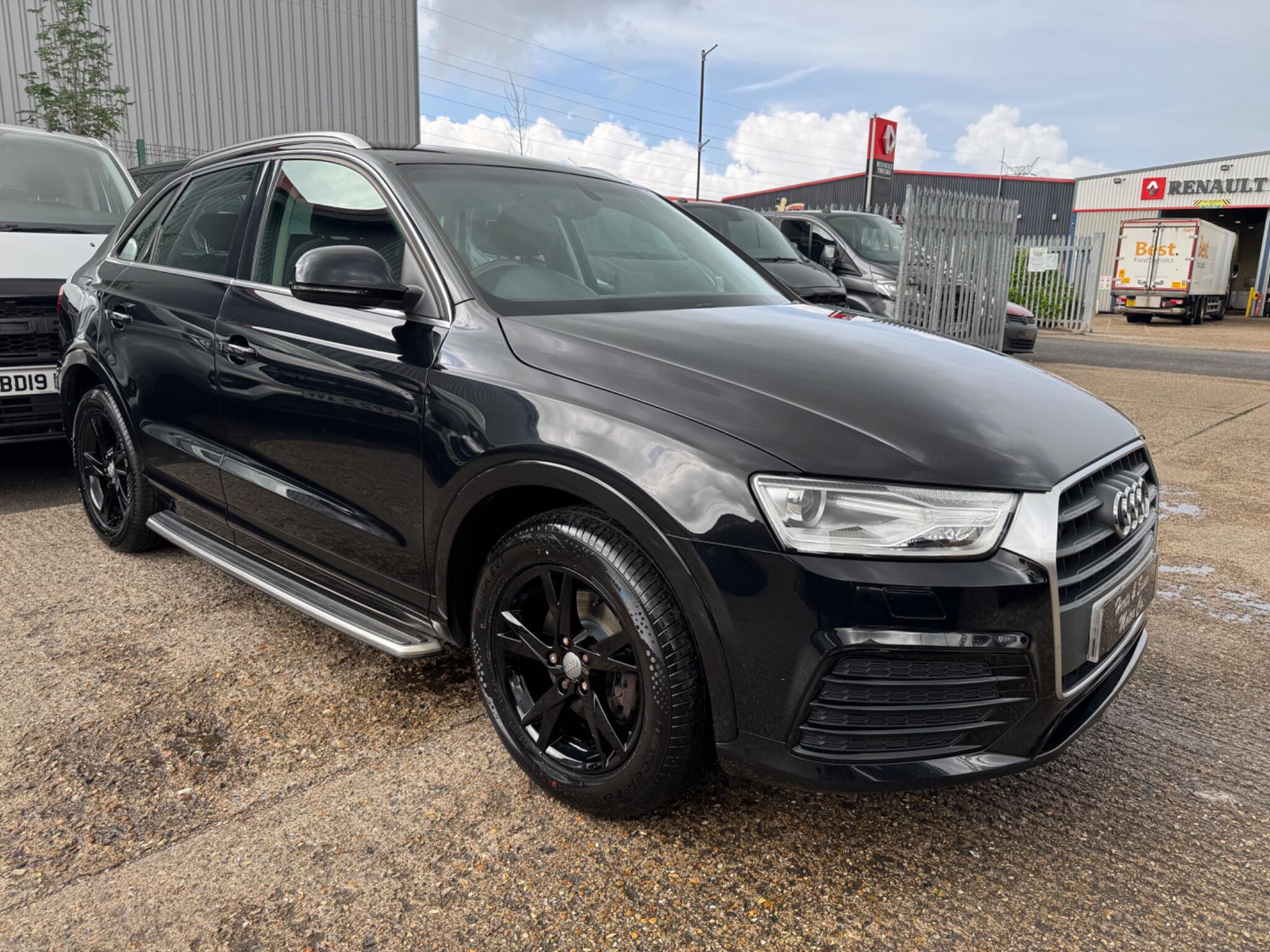 Audi Q3 main image