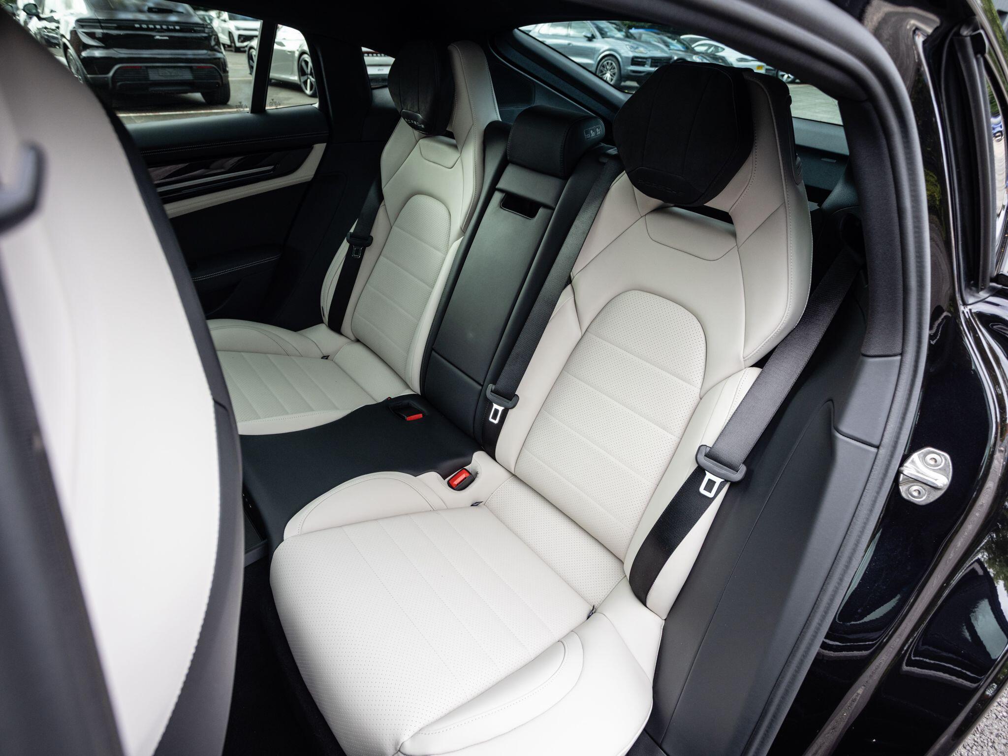 Porsche Panamera view 11
