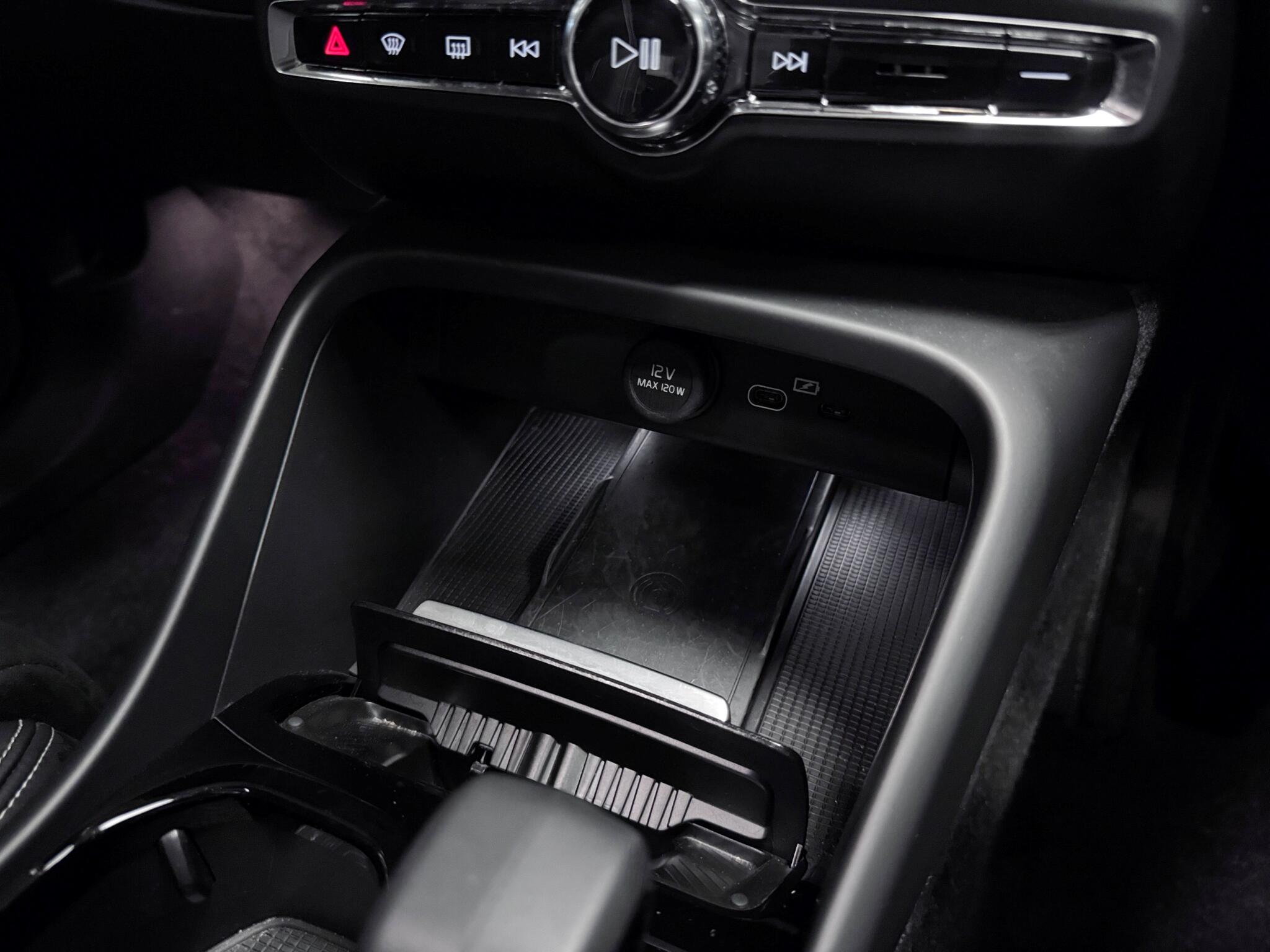 Volvo XC40 view 38