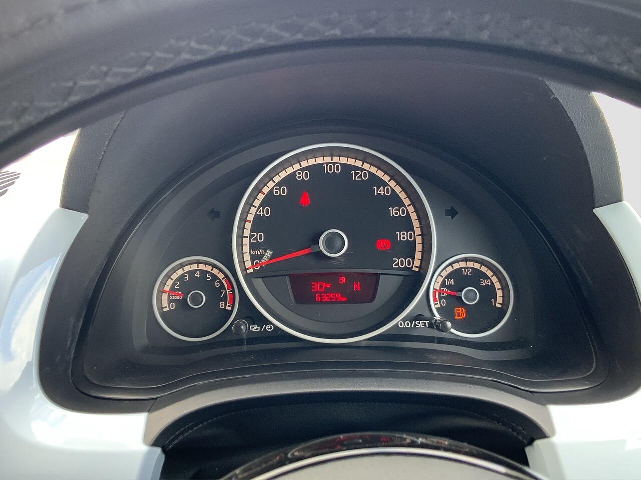 Volkswagen Up! view 10