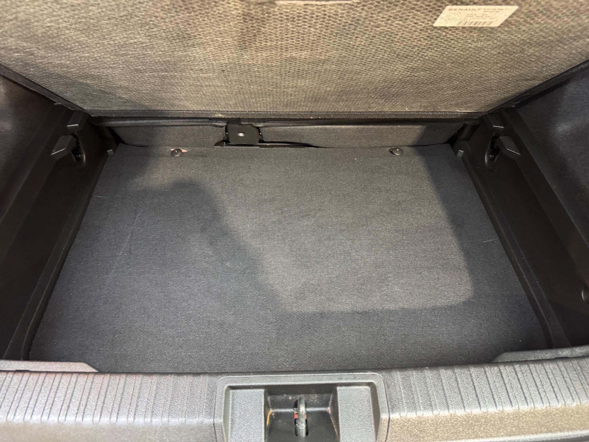Renault Captur view 18