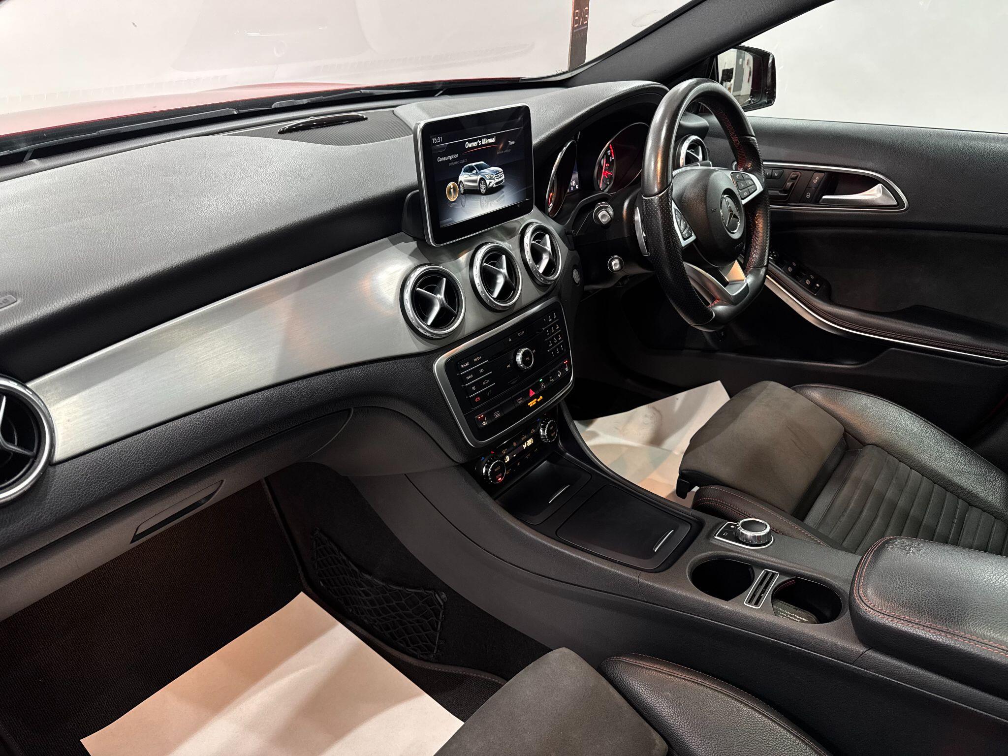 Mercedes-Benz GLA view 57
