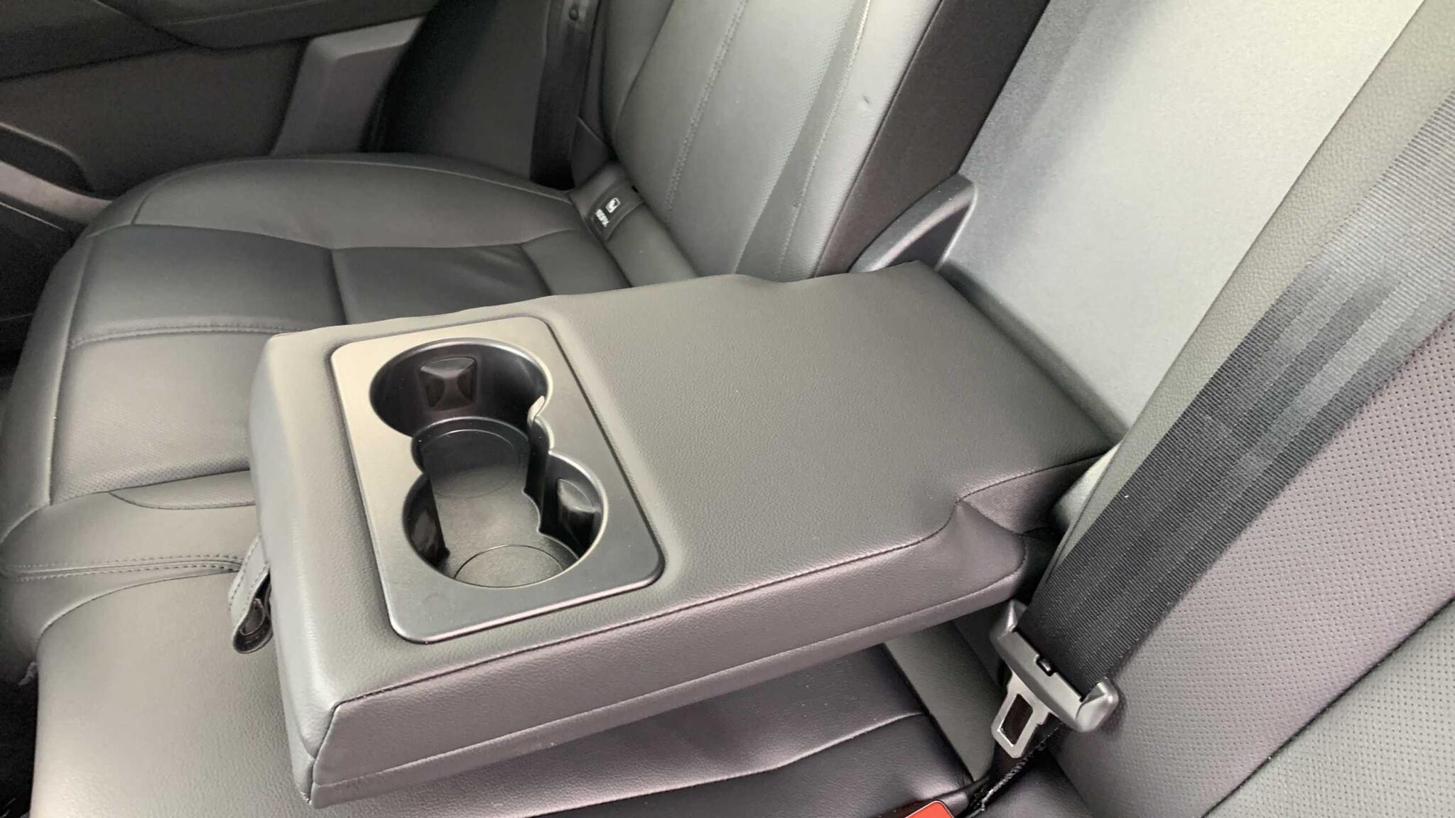 Land Rover Range Rover Velar view 27