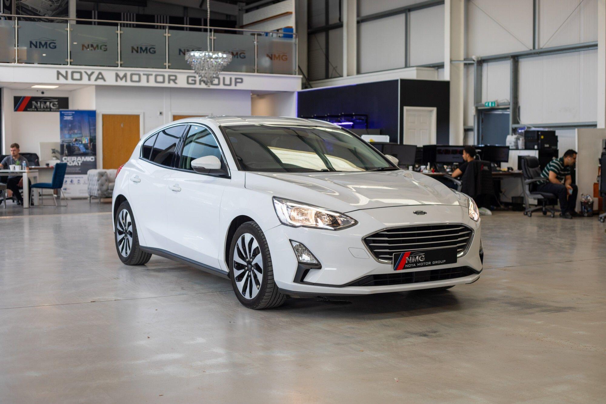 Ford Focus view 8