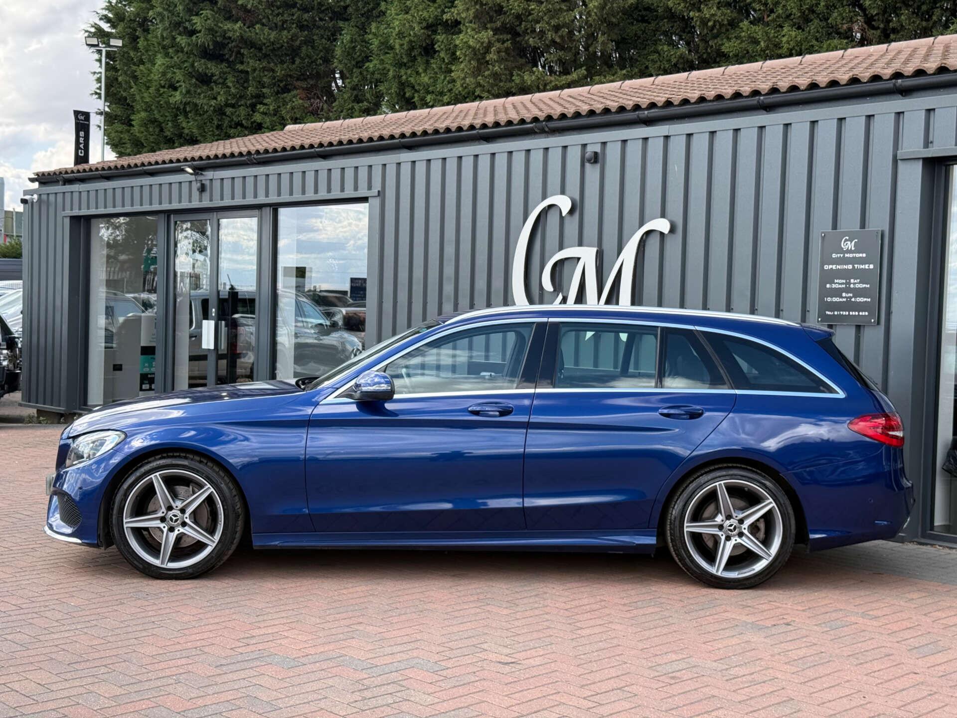 Mercedes-Benz C-Class view 8