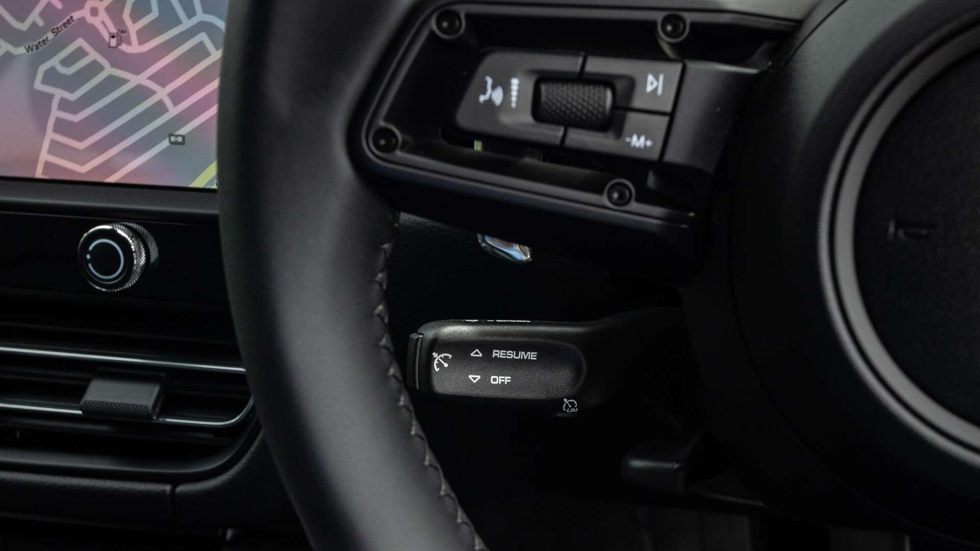 Porsche Macan view 13