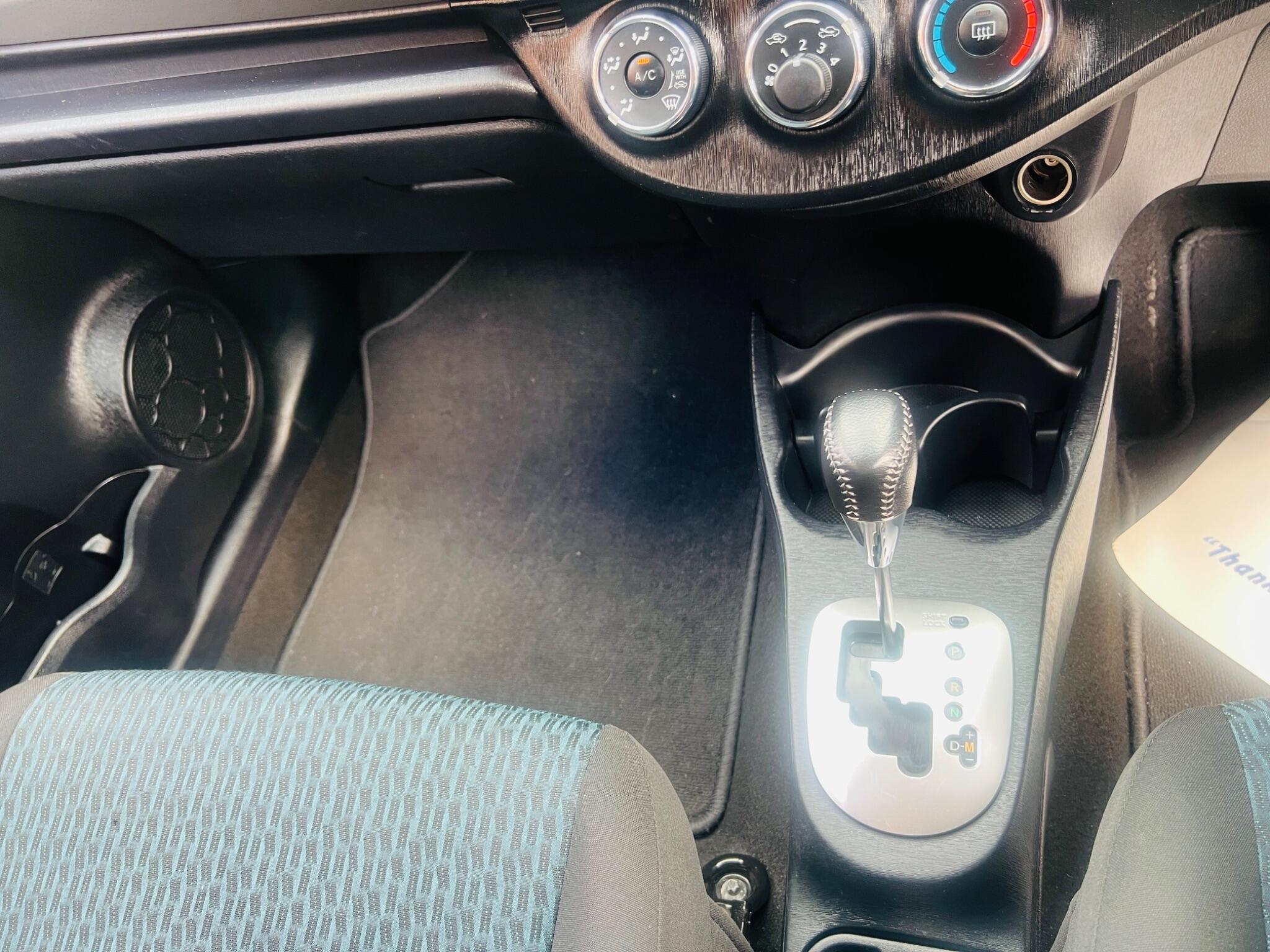Toyota Yaris view 23