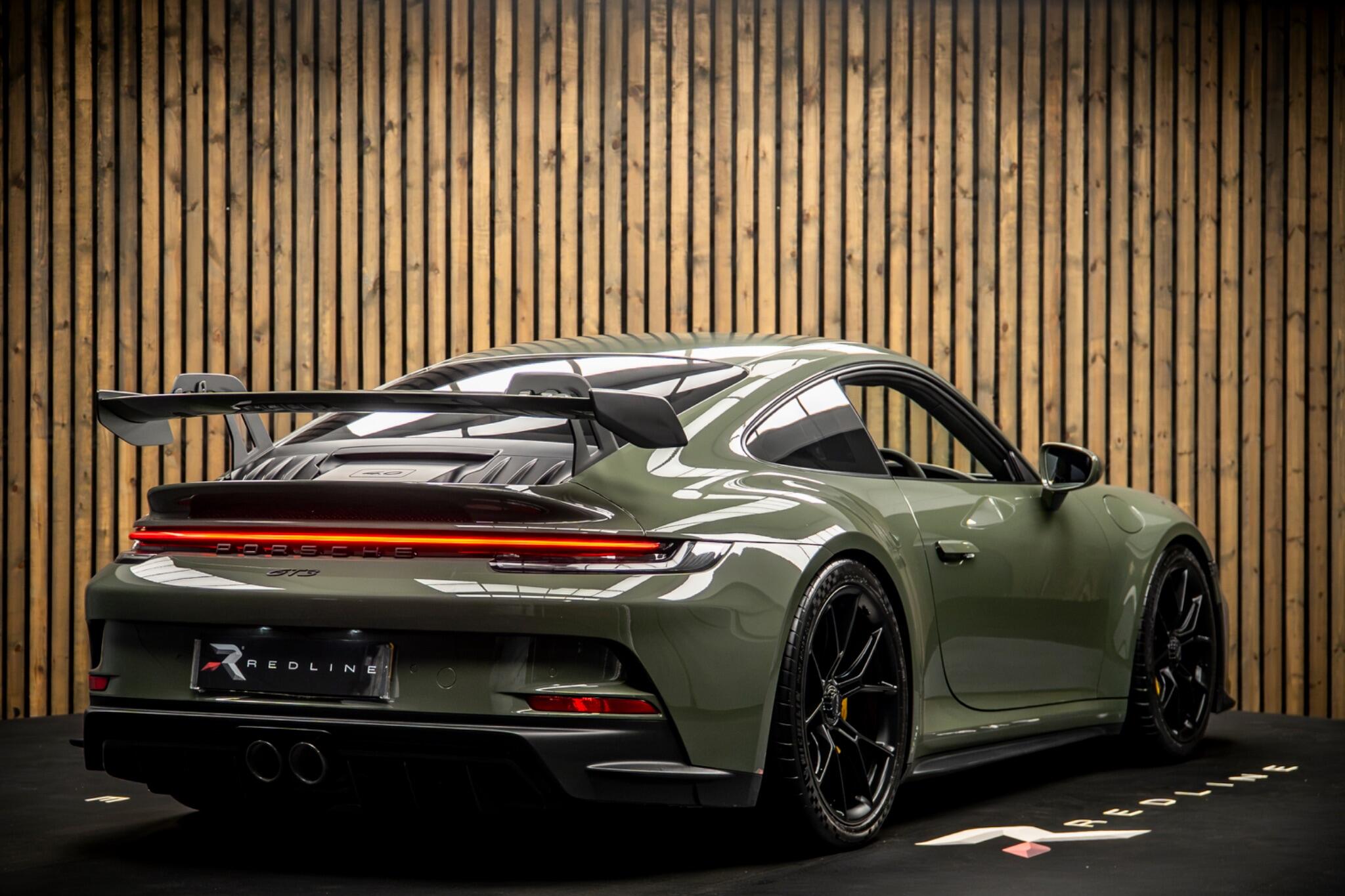 Porsche 911 view 4