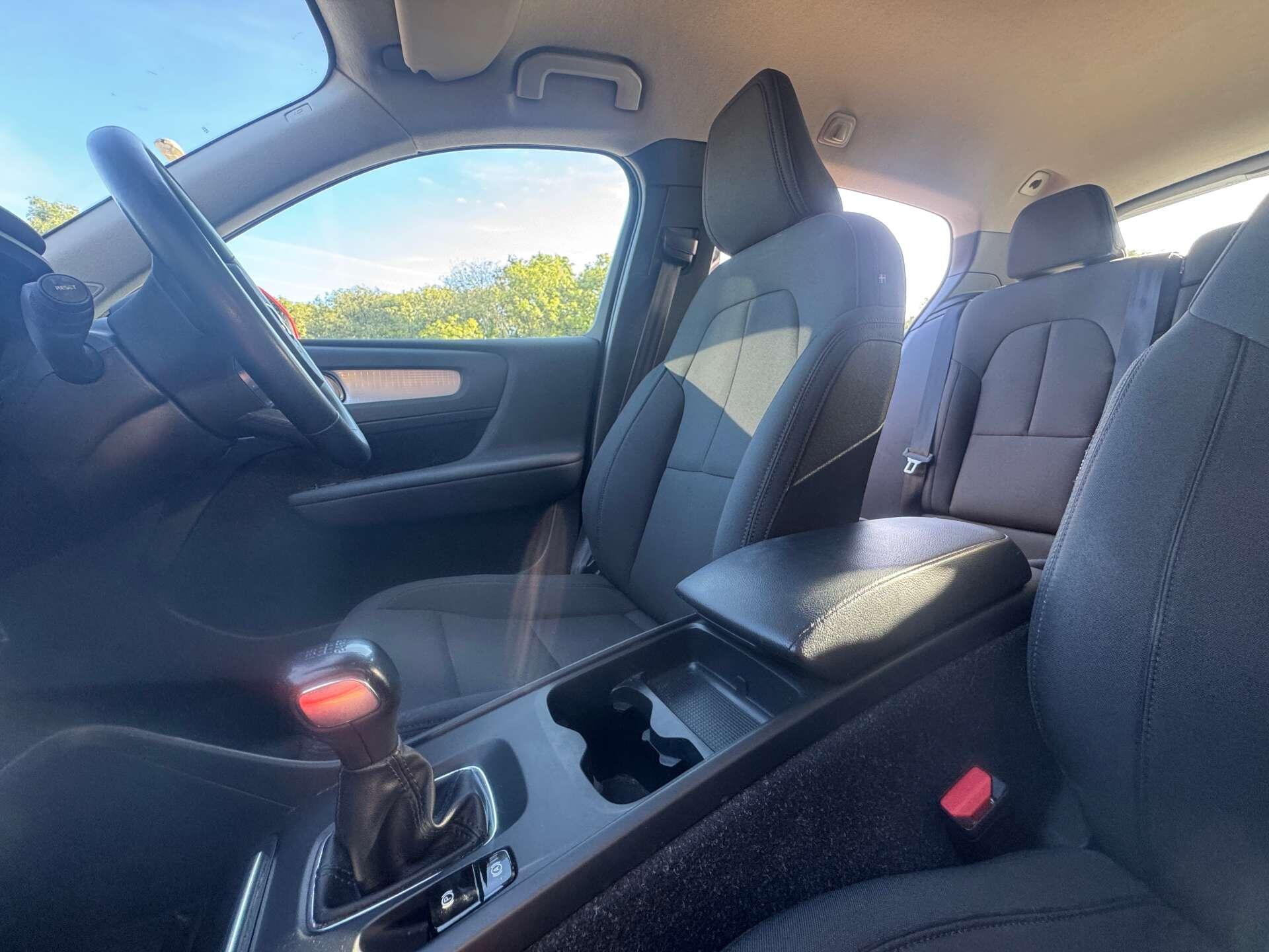 Volvo XC40 view 16