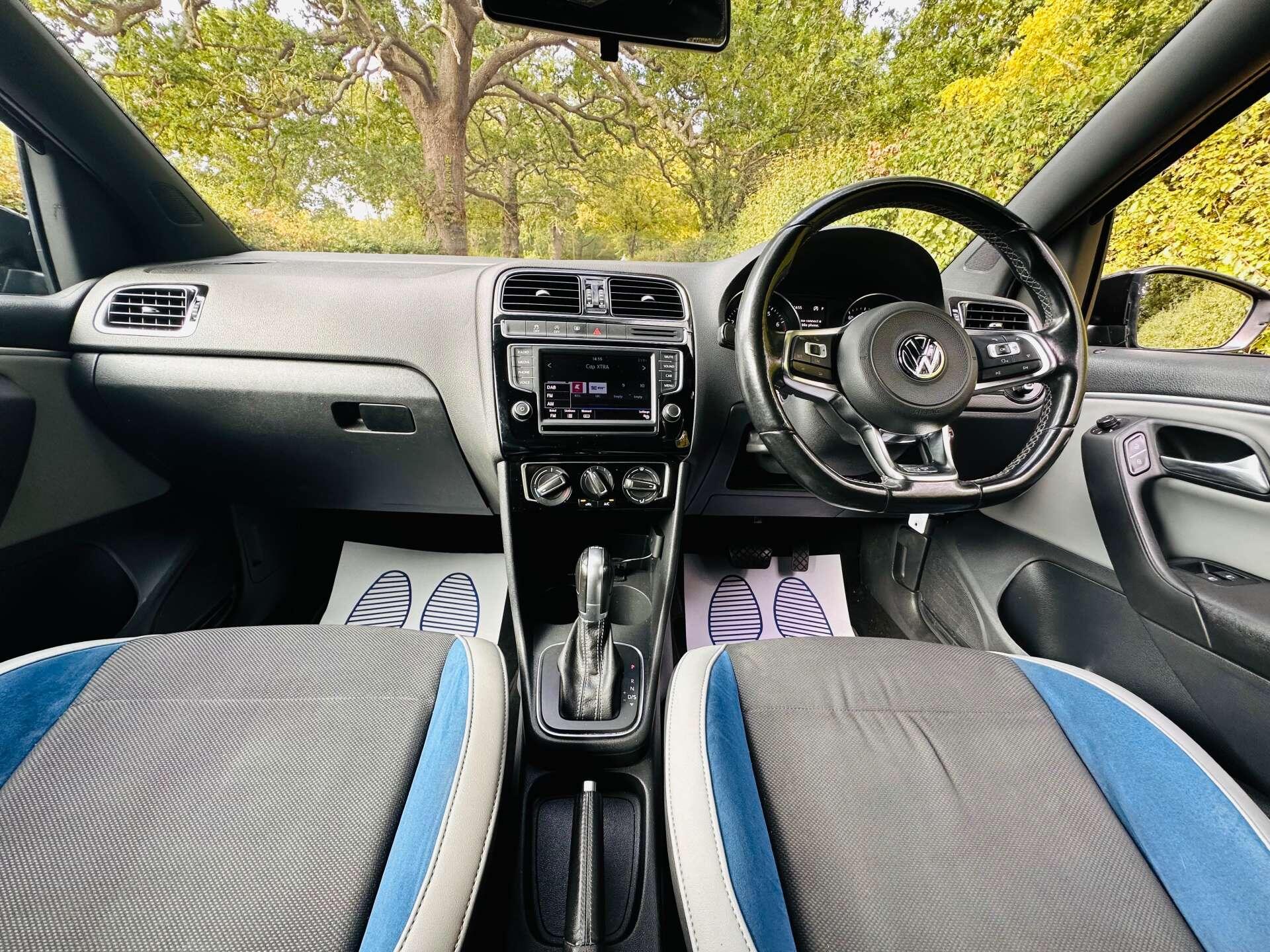 Volkswagen Polo view 10