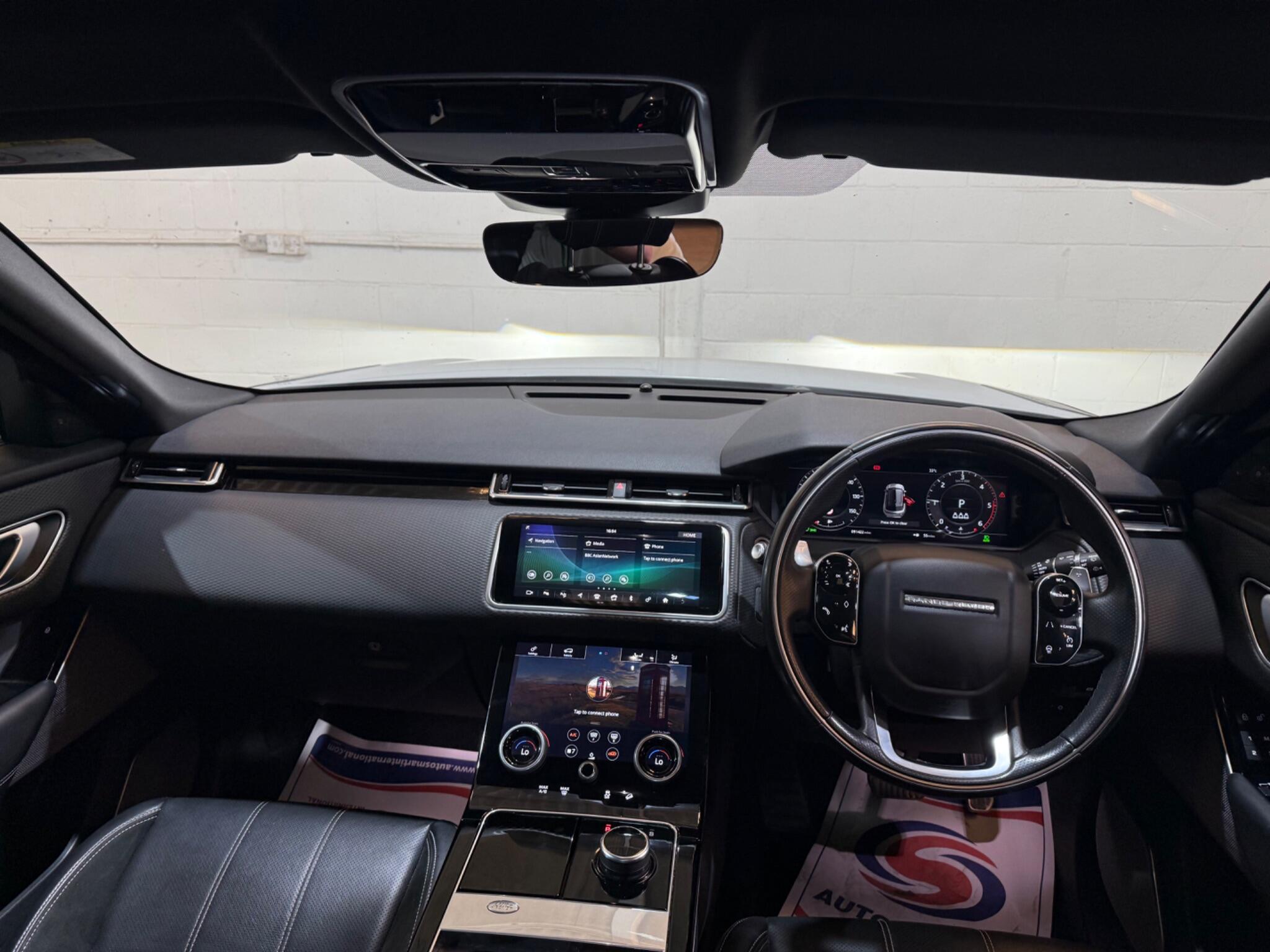 Land Rover Range Rover Velar view 3