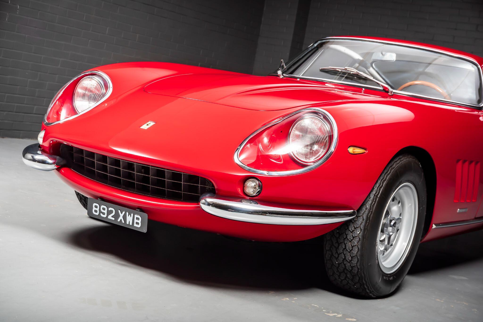 Ferrari 275 view 21