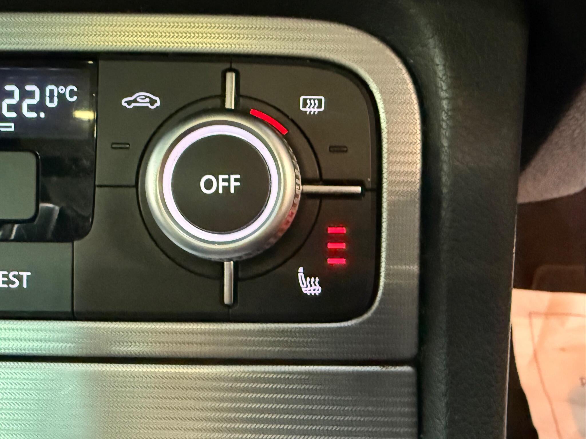 Volkswagen Touareg view 30